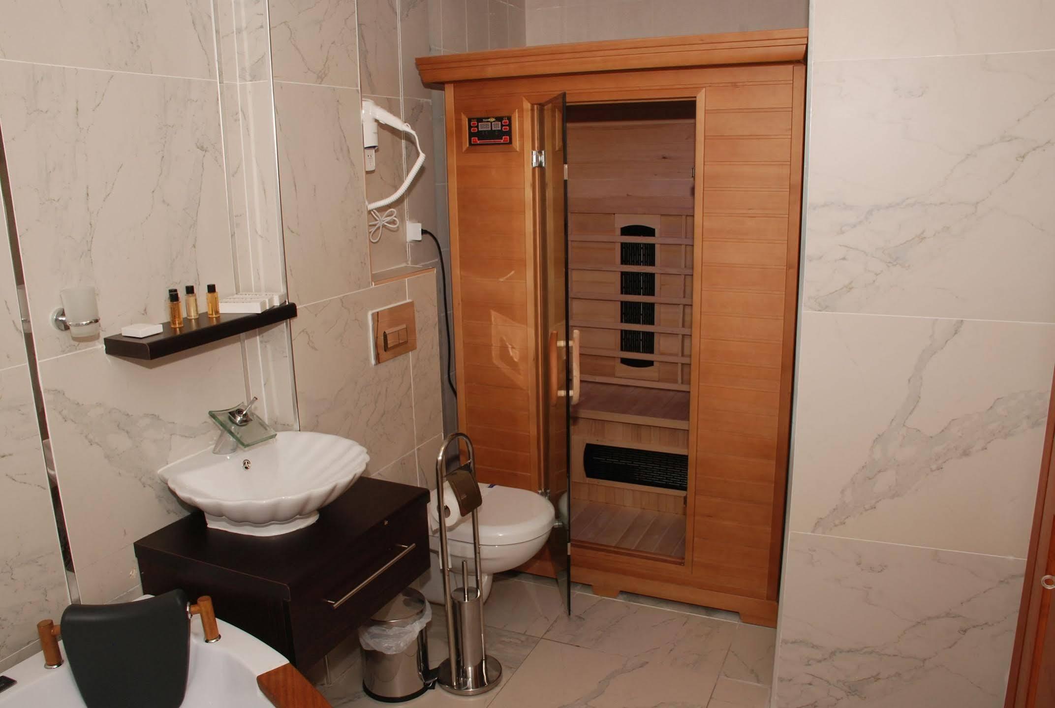 Mavi Inci Park Otel Erdek Exterior foto