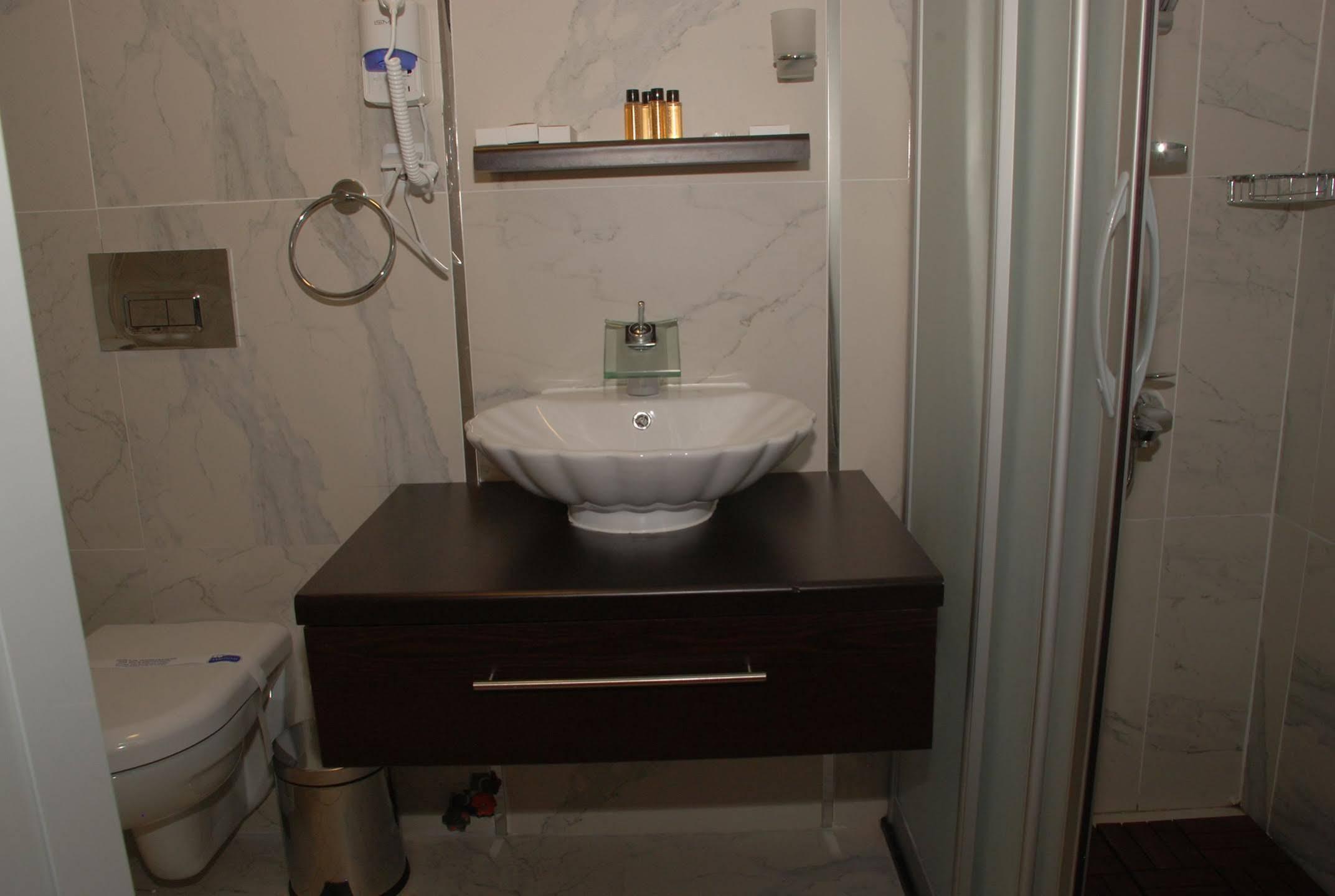 Mavi Inci Park Otel Erdek Exterior foto